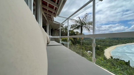 House overlooking the beach of Sahy in Condominium. 2 TOTAL WI-FI suites