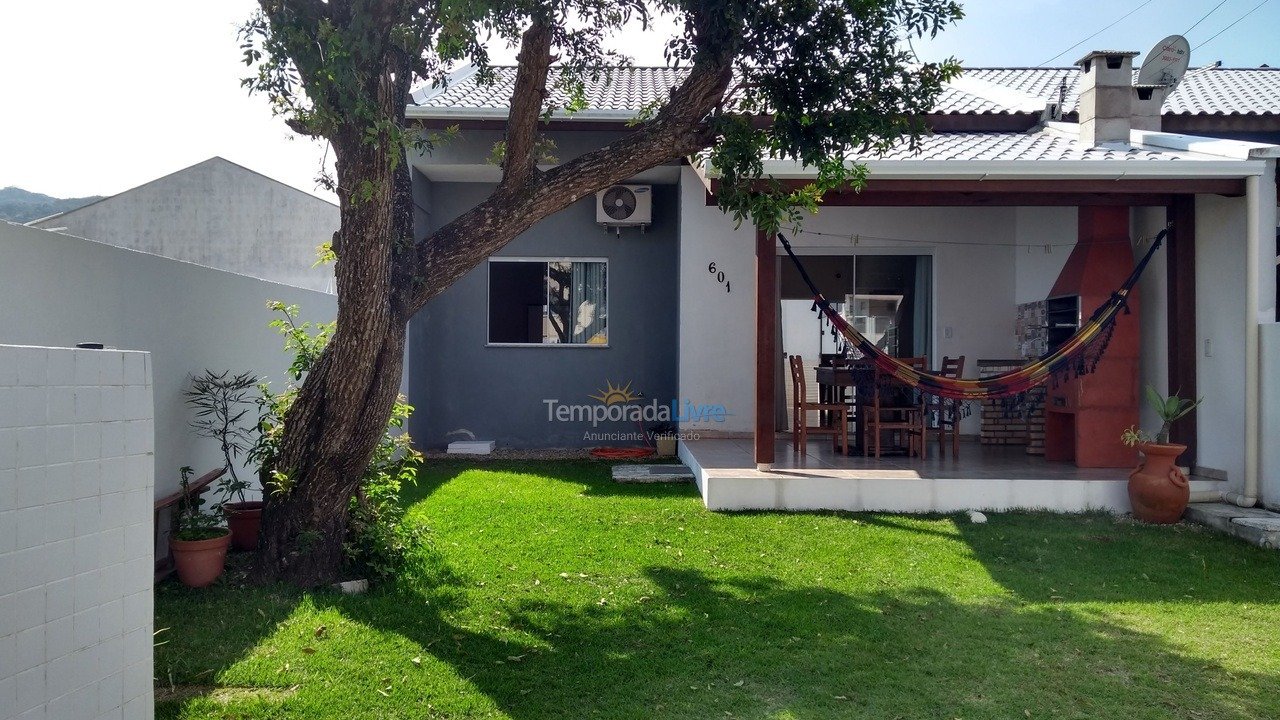 House for vacation rental in Bombinhas (Praia de Zimbros)