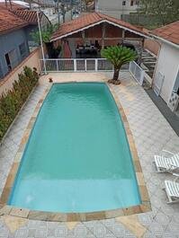 Beautiful townhouse with pool and barbecue.