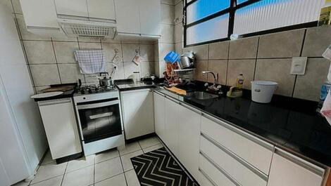 APARTAMENTO 3 dormitórios com saída para o mar.