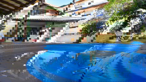 Casa con piscina en la playa de Jurerê Florianópolis