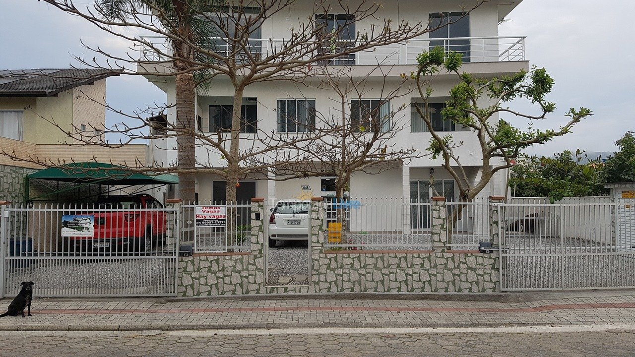 Apartamento para aluguel de temporada em Bombinhas (Canto Grande)
