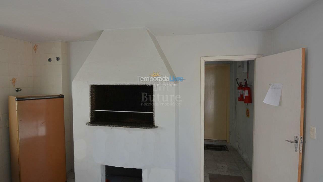 Apartamento para aluguel de temporada em Itapema (Meia Praia)