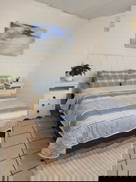 Quarto com cama de casal - com vista para a lagoa 