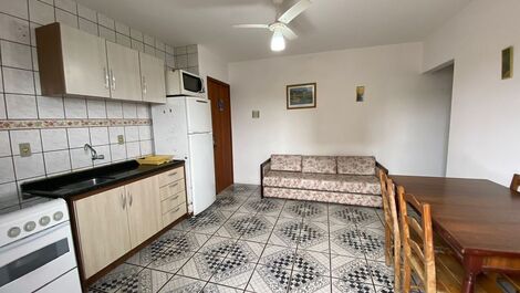 Apartamento a 50 metros da praia de Canto Grande para família