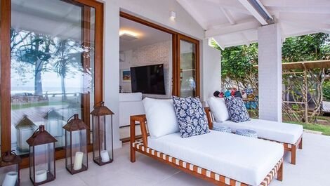 Sea front house rental