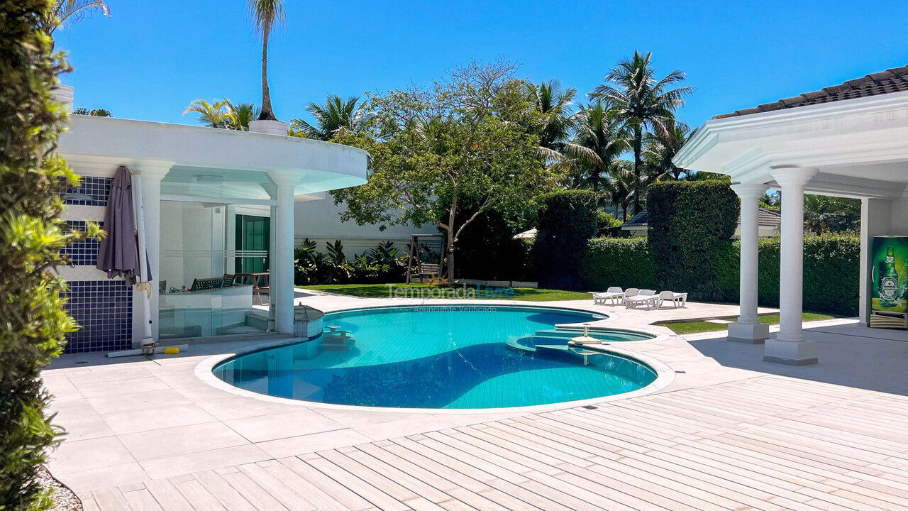 Casa para aluguel de temporada em Guarujá (Jardim Acapulco)