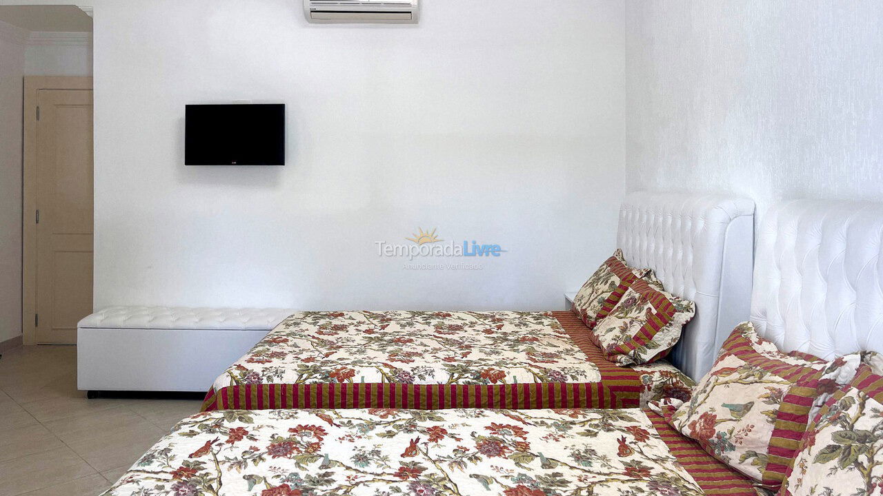 Casa para aluguel de temporada em Guarujá (Jardim Acapulco)