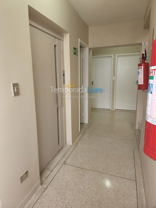 Apartamento para aluguel de temporada em Guarujá (Pitangueiras)