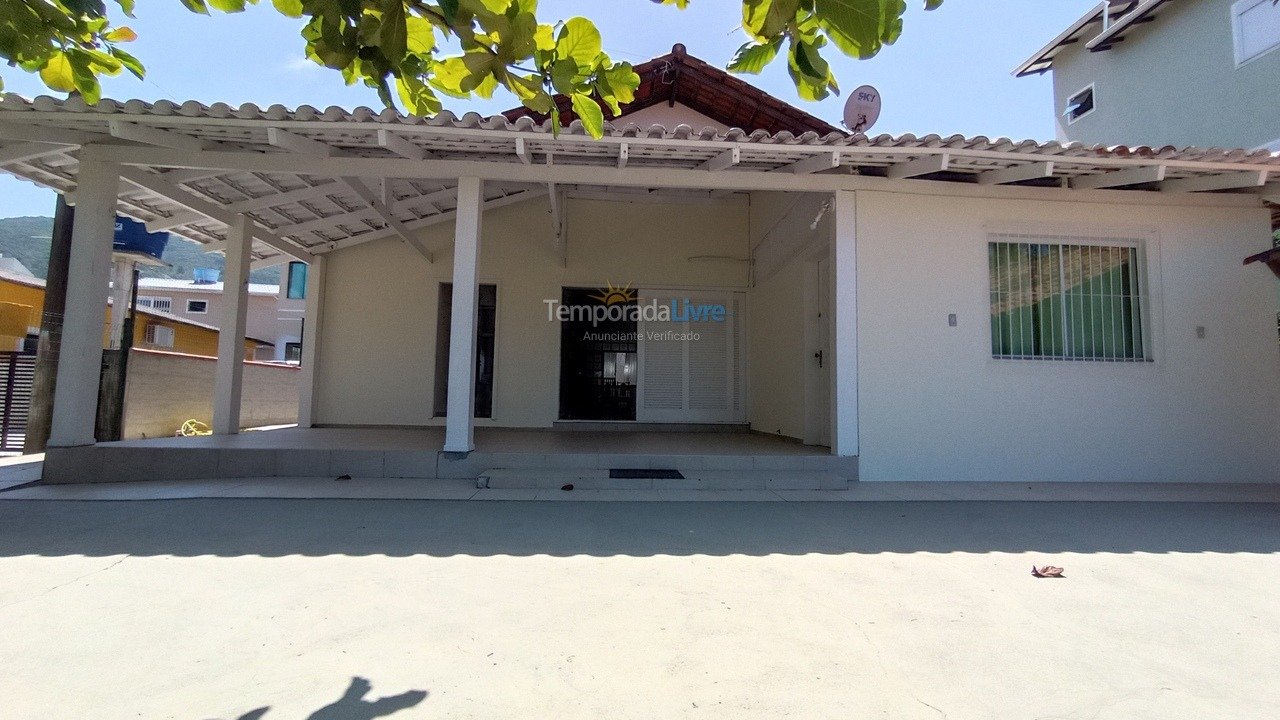 Casa para alquiler de vacaciones em Governador Celso Ramos (Fazenda da Armação)