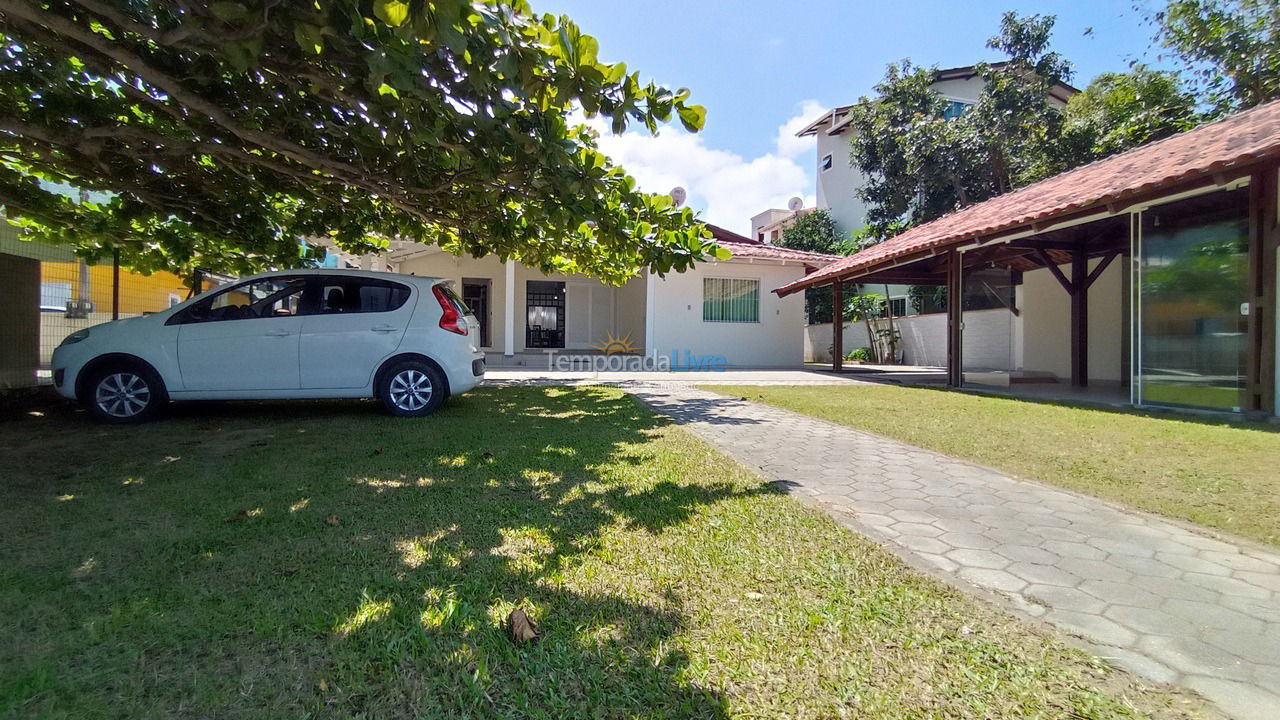 Casa para alquiler de vacaciones em Governador Celso Ramos (Fazenda da Armação)