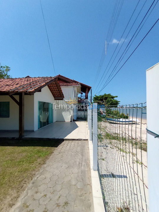 Casa para alquiler de vacaciones em Governador Celso Ramos (Fazenda da Armação)