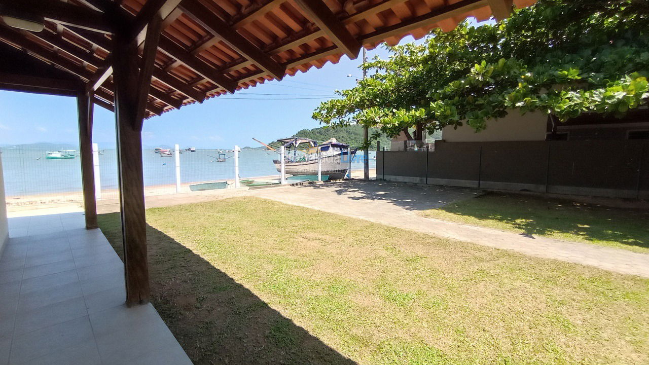 Casa para alquiler de vacaciones em Governador Celso Ramos (Fazenda da Armação)