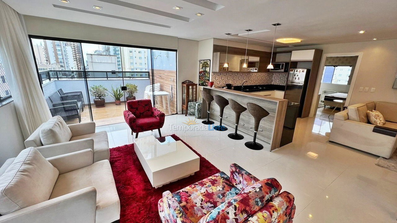 Apartamento para aluguel de temporada em Balneário Camboriú (Praia Central)