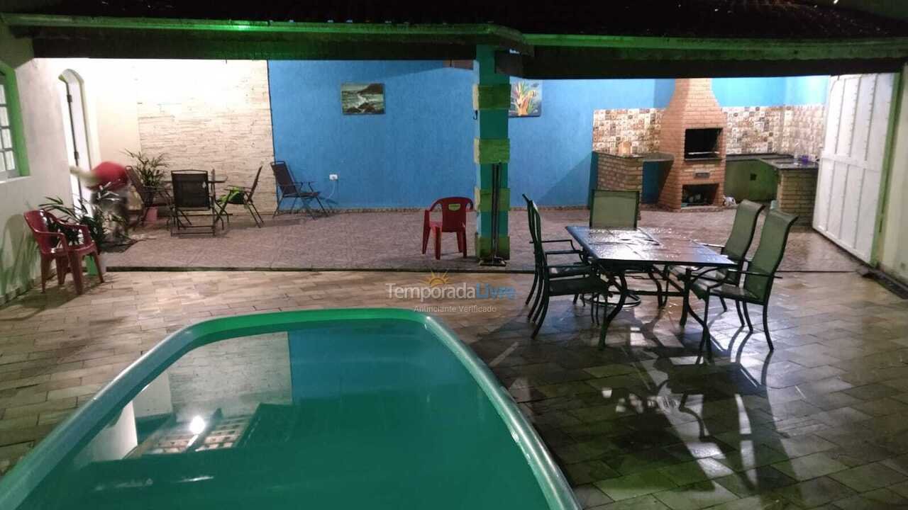 Casa para alquiler de vacaciones em Caraguatatuba (Jardim das Gaivotas)