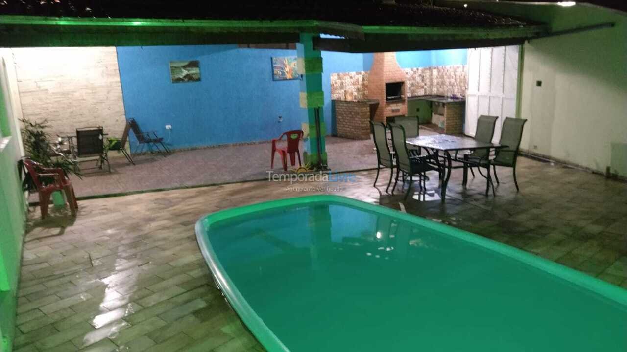 Casa para alquiler de vacaciones em Caraguatatuba (Jardim das Gaivotas)