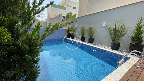 AP60L - Apartamento 02 suítes 06 pessoas com piscina praia de Mariscal