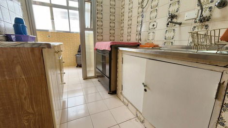 Apartamento para aluguel de temporada em Pitangueiras 2 qts. vista mar