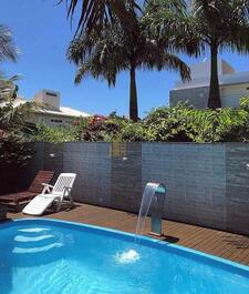 BEAUTIFUL HOUSE WITH JACUZZI AND SWIMMING POOL IN JURERÊ INTERNACIONAL