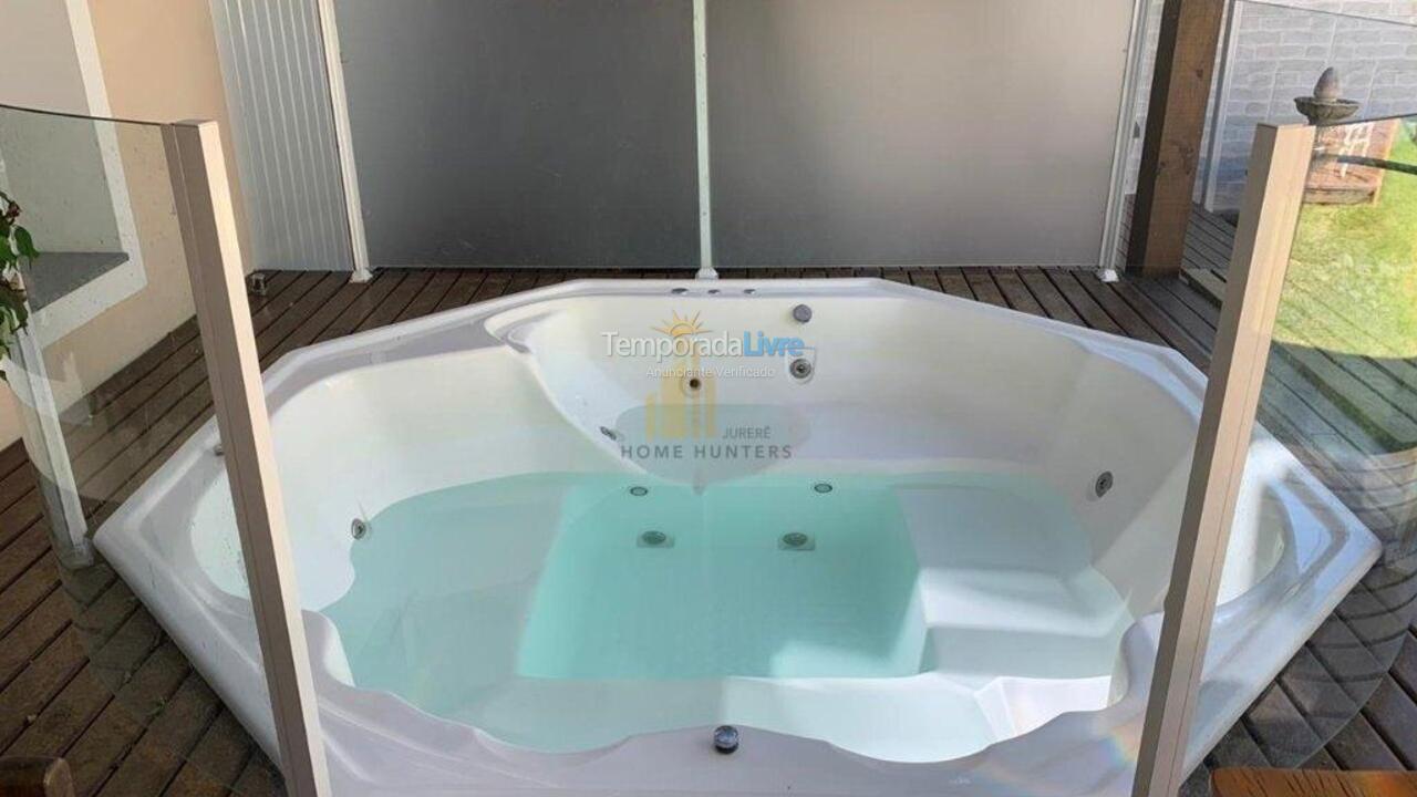 House for vacation rental in Florianopolis (Jurerê Internacional)