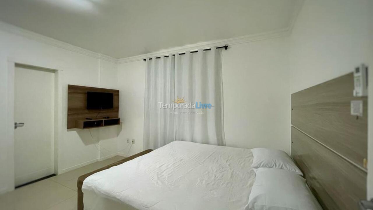Apartamento para aluguel de temporada em Itapema (Meia Praia)
