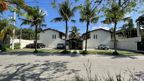 Casa para alugar em São Sebastião - Juquehy