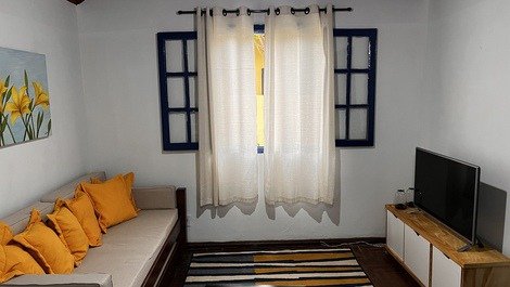 House with blue windows - Villa Aconchego Corrêas