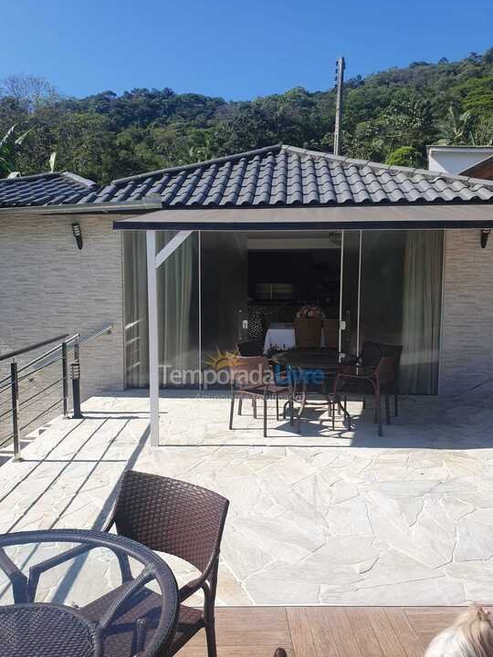 House for vacation rental in Balneário Camboriú (Nações)