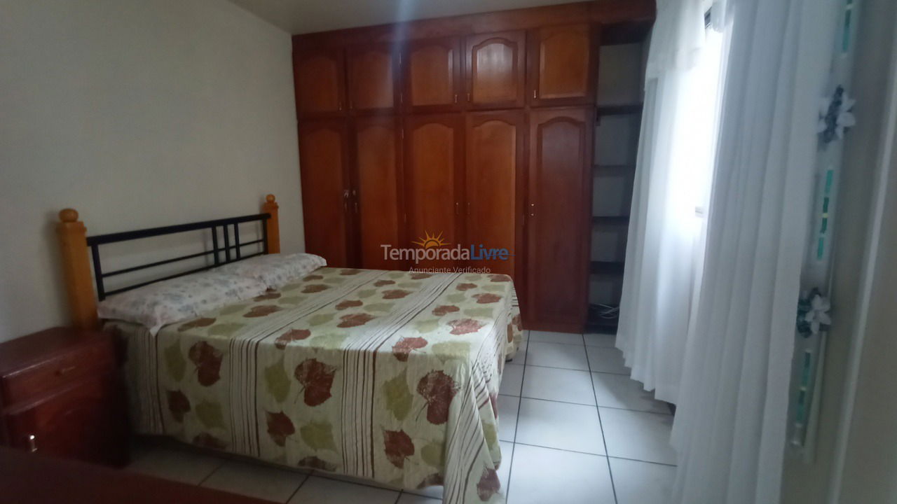 Apartment for vacation rental in Itapema (Meia Praia)