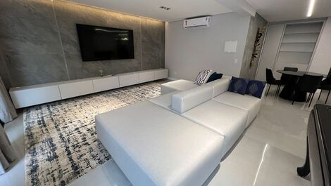 ¡Fantástica CASA, 5 dormitorios y 4 suites, con piscina y bañera!