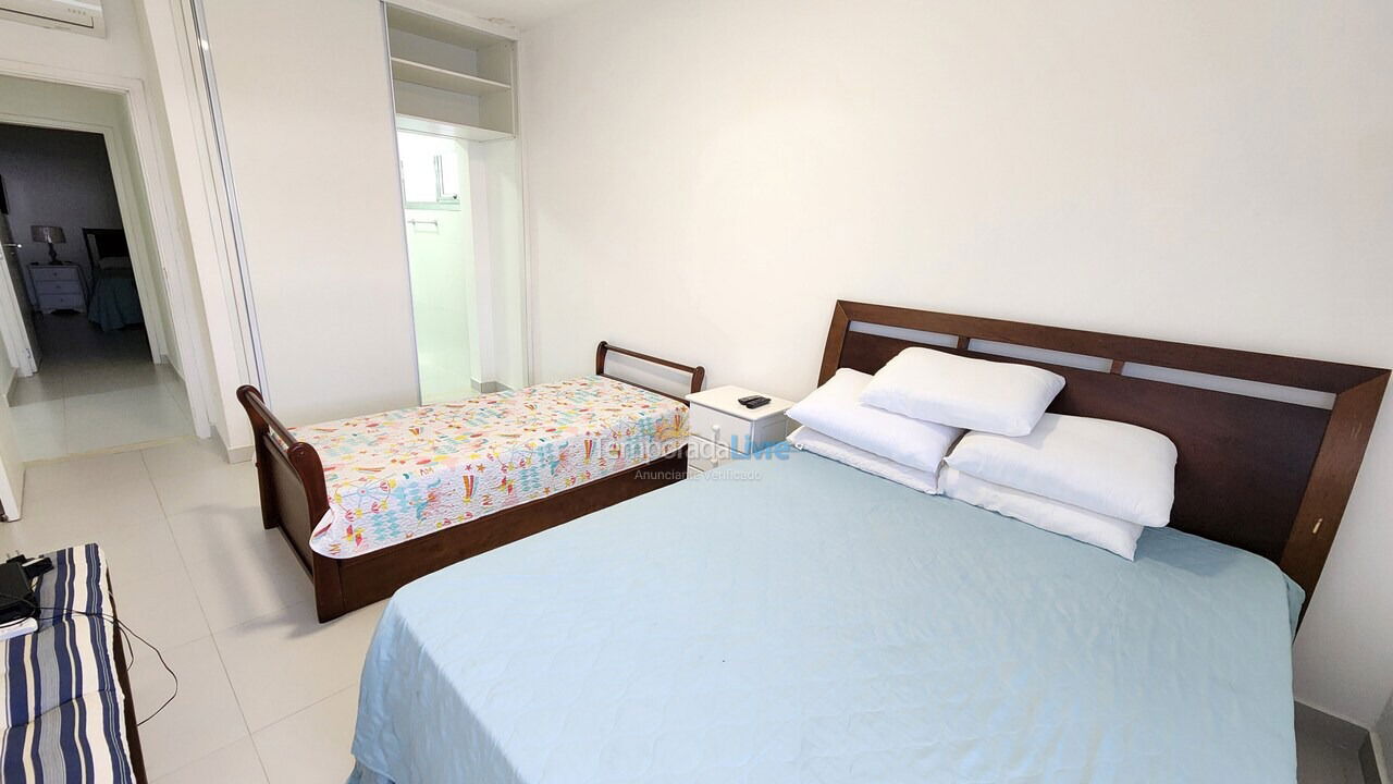 Apartamento para aluguel de temporada em Guarujá (Pitangueiras)