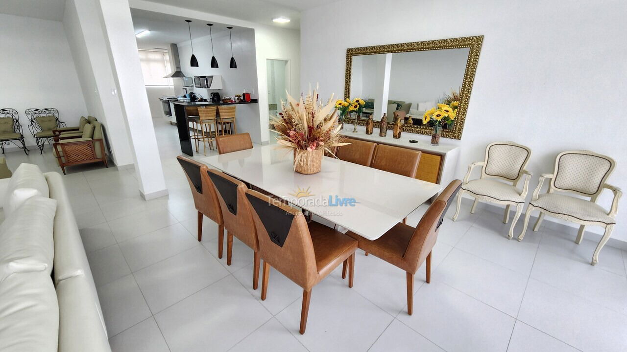 Apartment for vacation rental in Guarujá (Pitangueiras)