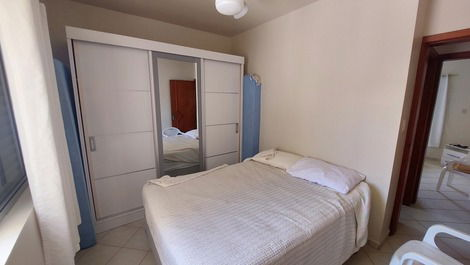 Apartamento 2 dormitórios para 4 a 5 pessoas na Praia dos Ingleses