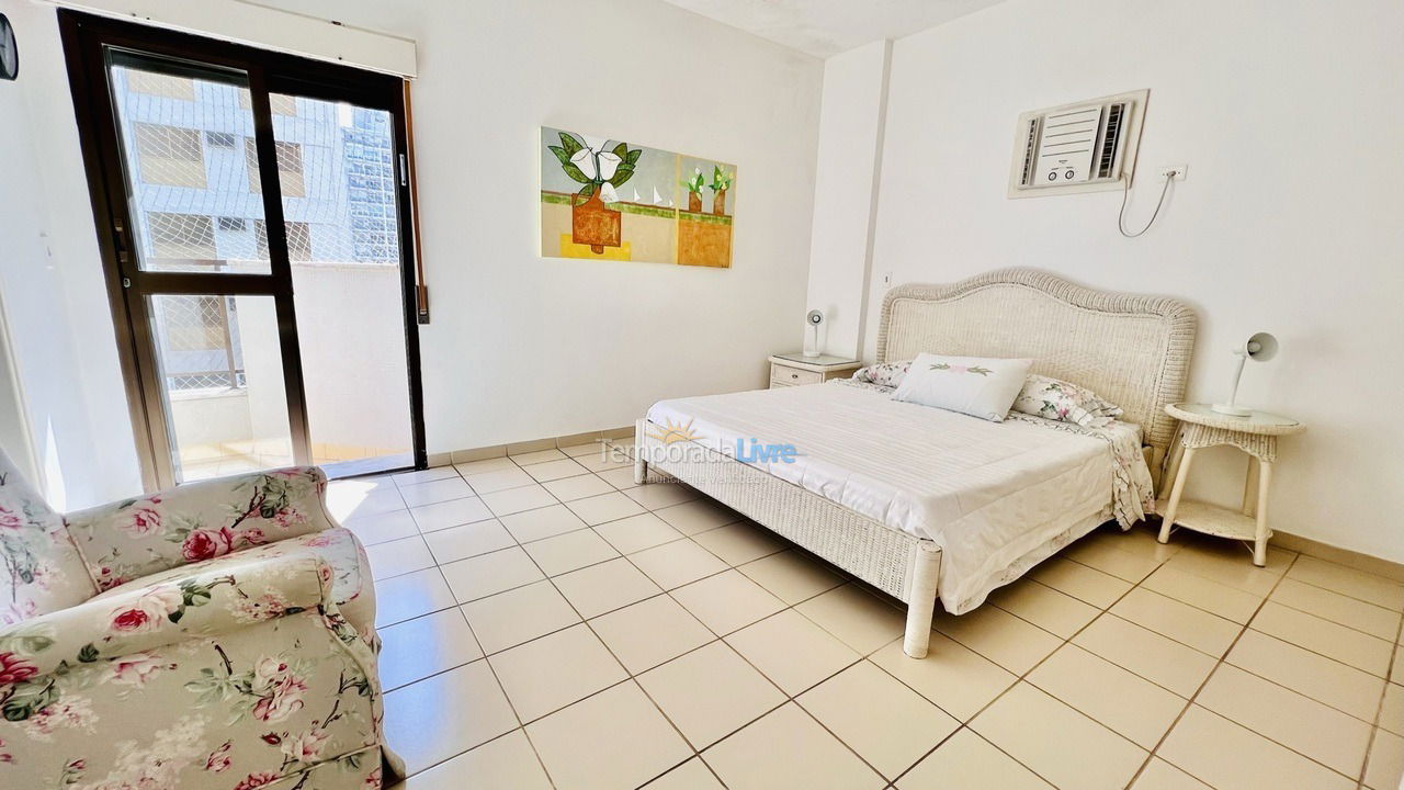 Apartamento para aluguel de temporada em Guarujá (Pitangueiras)