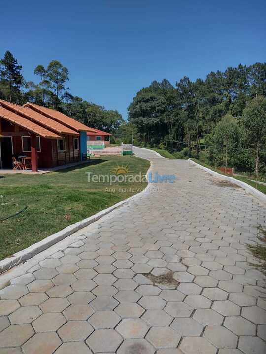 Granja para alquiler de vacaciones em Nazaré Paulista (Sertãozinho)