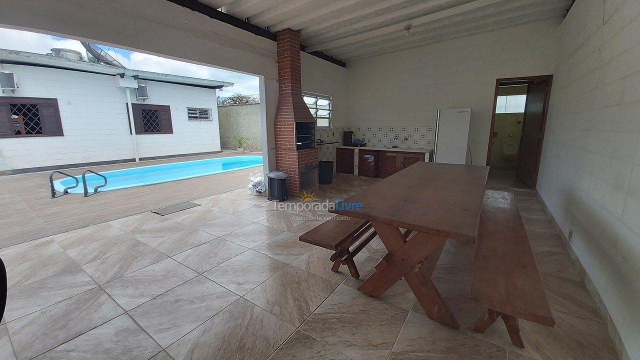 Casa para aluguel de temporada em Ubatuba (Maranduba)