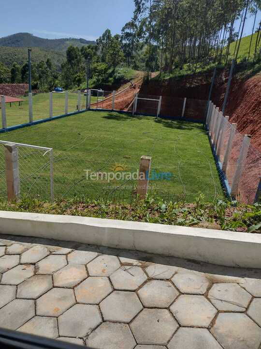 Granja para alquiler de vacaciones em Nazaré Paulista (Sertãozinho)