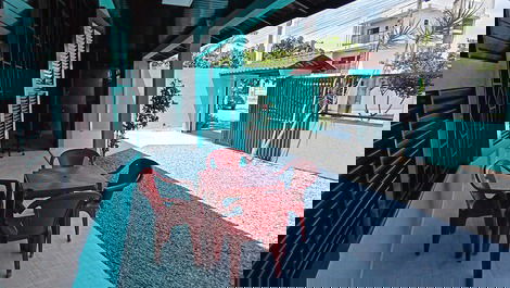 Casa con piscina, Wi-fi, en la corte del mar, aire acondicionado, prox Caiobá