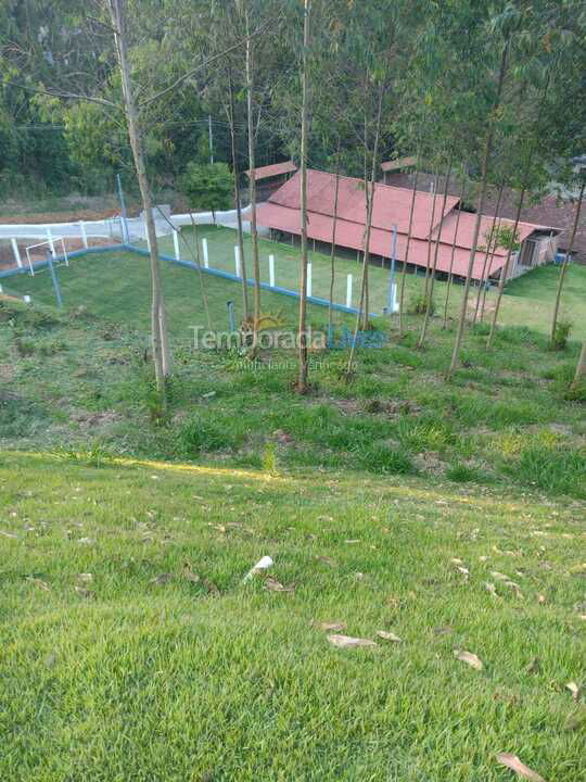 Granja para alquiler de vacaciones em Nazaré Paulista (Sertãozinho)