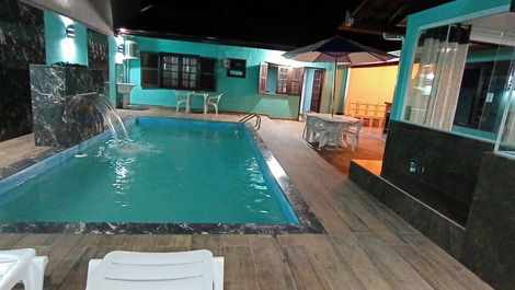 House with pool, Wi-fi, on the sea court, air conditioning, prox Caiobá