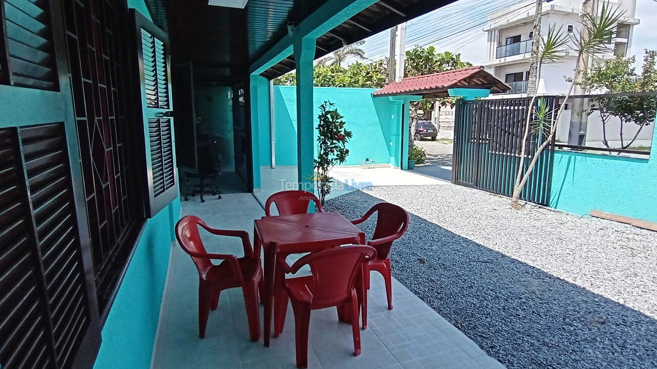 Casa para aluguel de temporada em Matinhos (Caiobá)