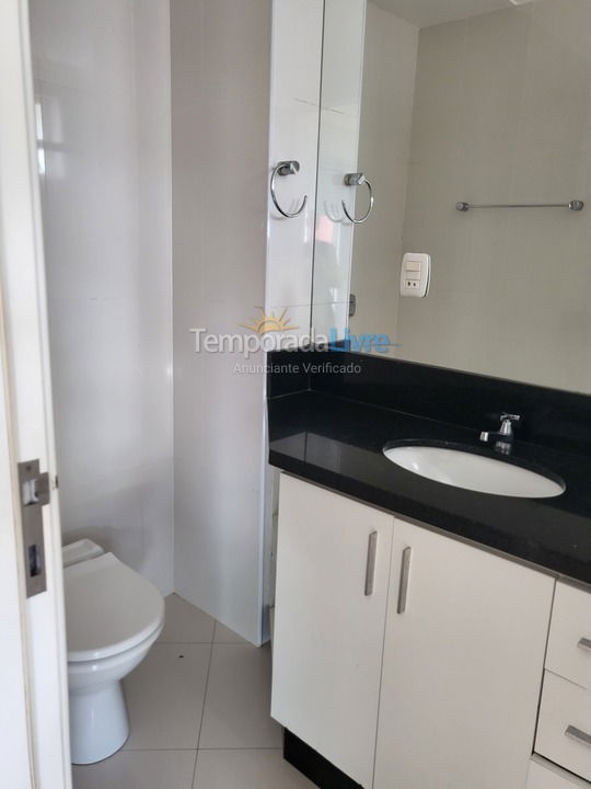 Apartamento para aluguel de temporada em Itapema (Meia Praia)