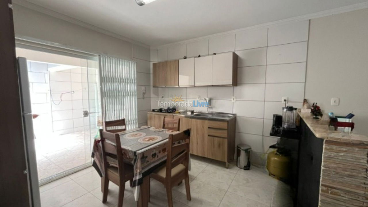 Apartamento para aluguel de temporada em Florianopolis (Praia dos Ingleses)