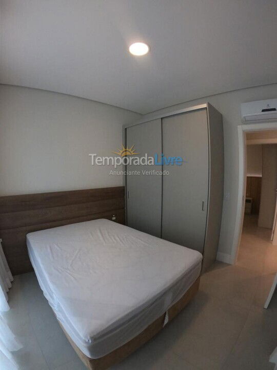 Apartamento para alquiler de vacaciones em Governador Celso Ramos (Praia de Palmas)