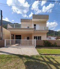 Townhouse or Ground House 220m from Lagoinha beach