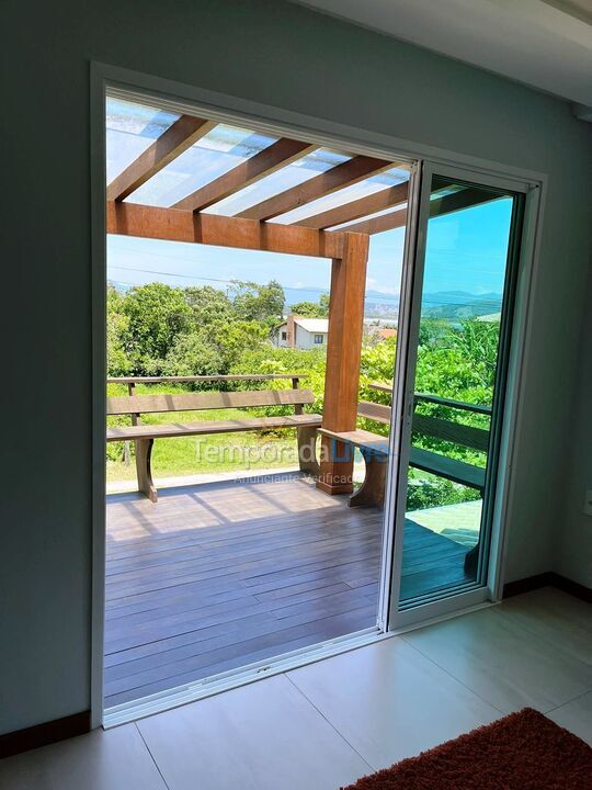Casa para aluguel de temporada em Imbituba (Praia do Rosa)