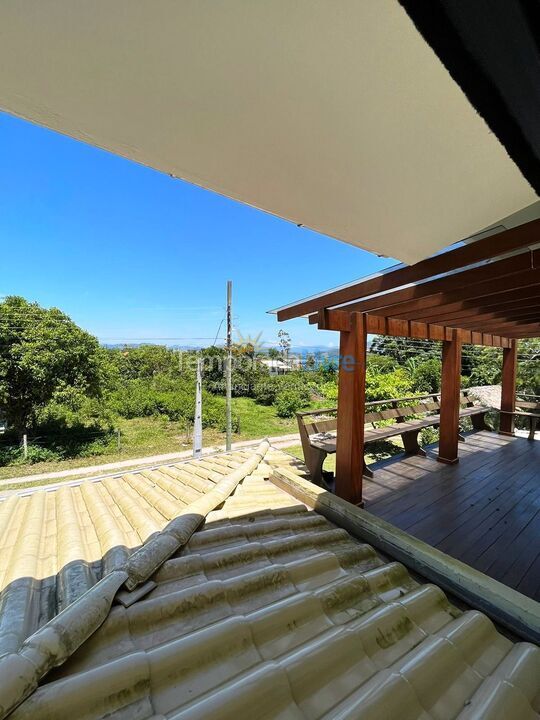 Casa para aluguel de temporada em Imbituba (Praia do Rosa)