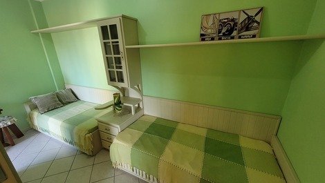 Apartamento de 2 dormitorios con vistas al mar en la Playa de Bombas