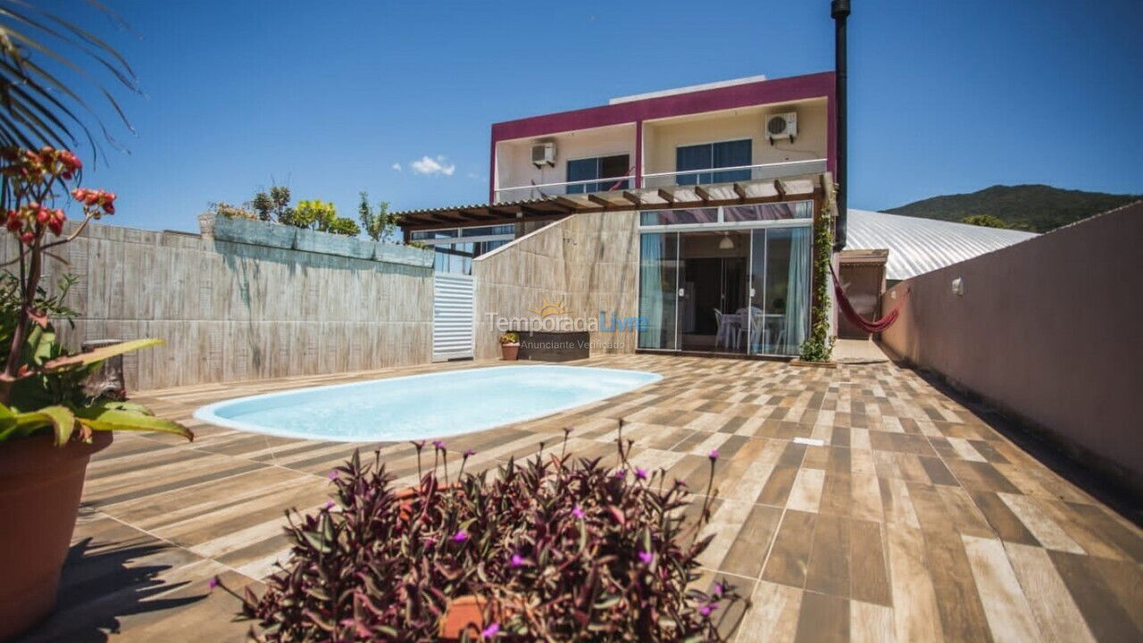 Casa para alquiler de vacaciones em Governador Celso Ramos (Praia de Palmas)