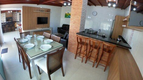 Great house with pool, has 4 bedrooms, two tv rooms...